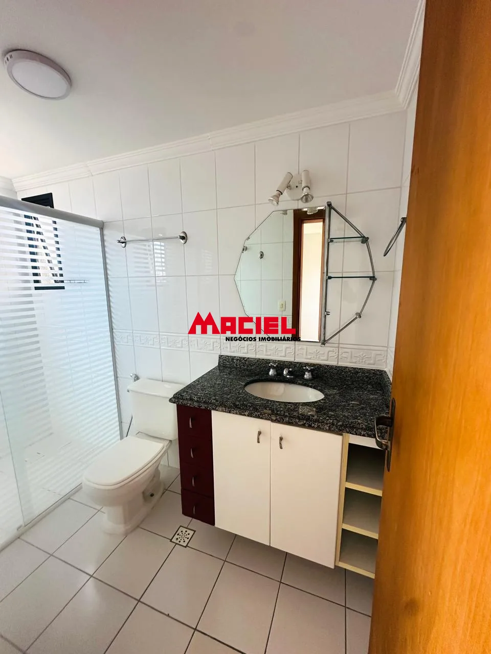 Alugar Apartamento / Padr&atilde;o em S&atilde;o Jos&eacute; dos Campos R$ 4.300,00 - Foto 11