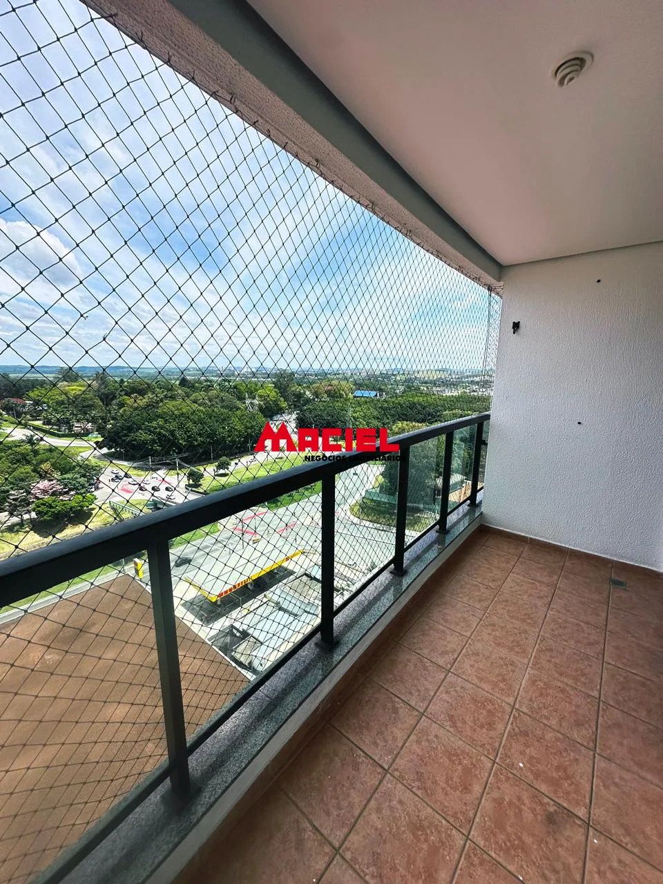 Alugar Apartamento / Padr&atilde;o em S&atilde;o Jos&eacute; dos Campos R$ 4.300,00 - Foto 2