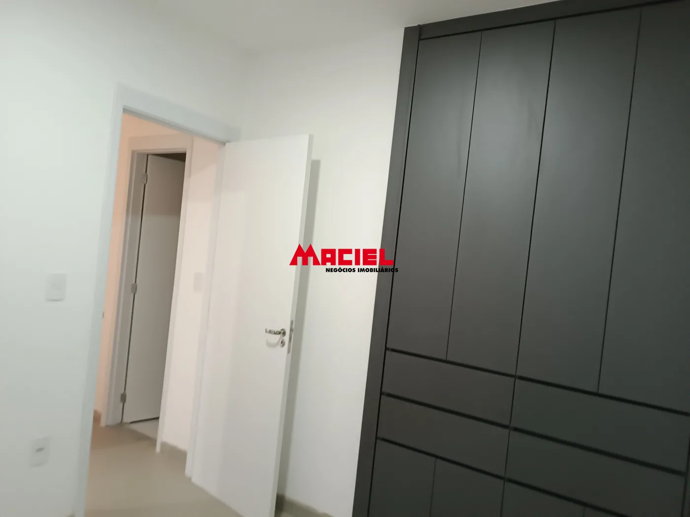 Alugar Apartamento / Padr&atilde;o em S&atilde;o Jos&eacute; dos Campos R$ 3.000,00 - Foto 10