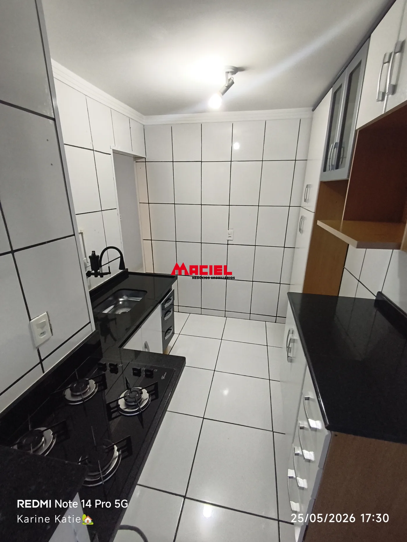 Alugar Apartamento / Padr&atilde;o em S&atilde;o Jos&eacute; dos Campos R$ 1.500,00 - Foto 2