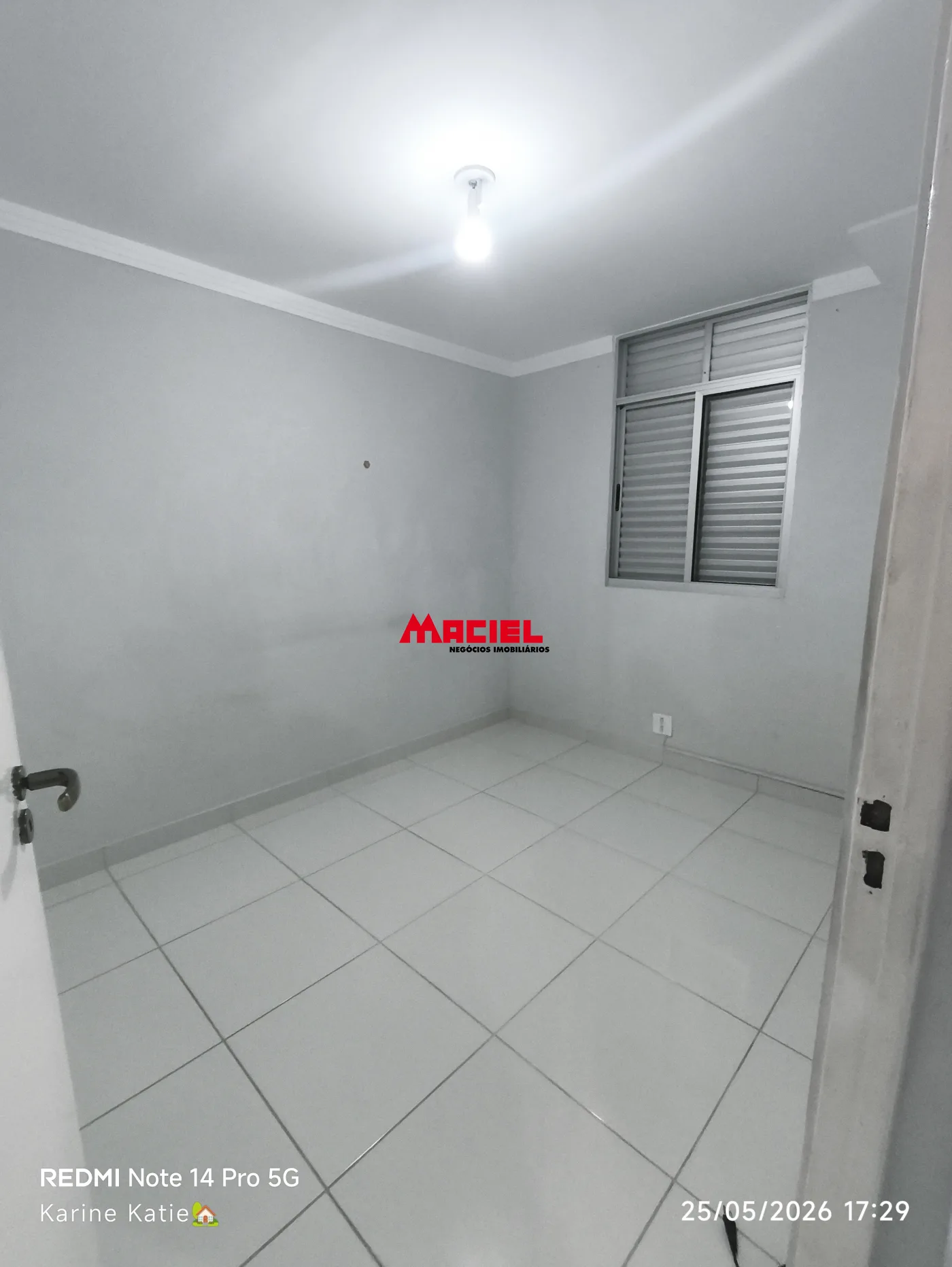 Alugar Apartamento / Padr&atilde;o em S&atilde;o Jos&eacute; dos Campos R$ 1.500,00 - Foto 12