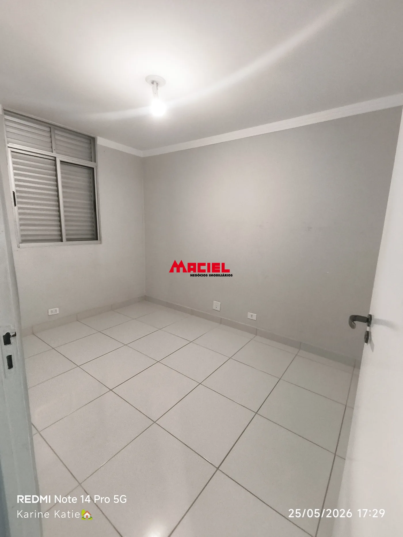 Alugar Apartamento / Padr&atilde;o em S&atilde;o Jos&eacute; dos Campos R$ 1.500,00 - Foto 8