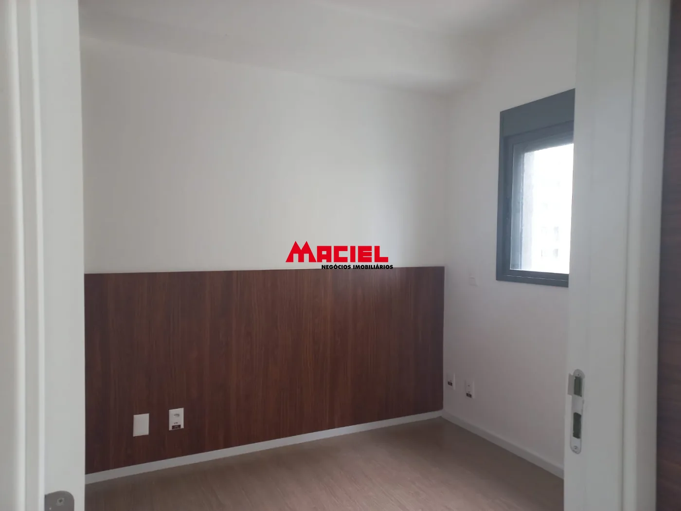 Alugar Apartamento / Padr&atilde;o em S&atilde;o Jos&eacute; dos Campos R$ 3.400,00 - Foto 2