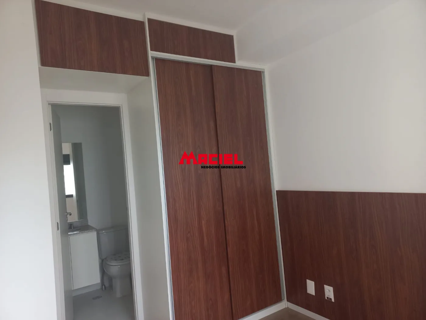 Alugar Apartamento / Padr&atilde;o em S&atilde;o Jos&eacute; dos Campos R$ 3.400,00 - Foto 4