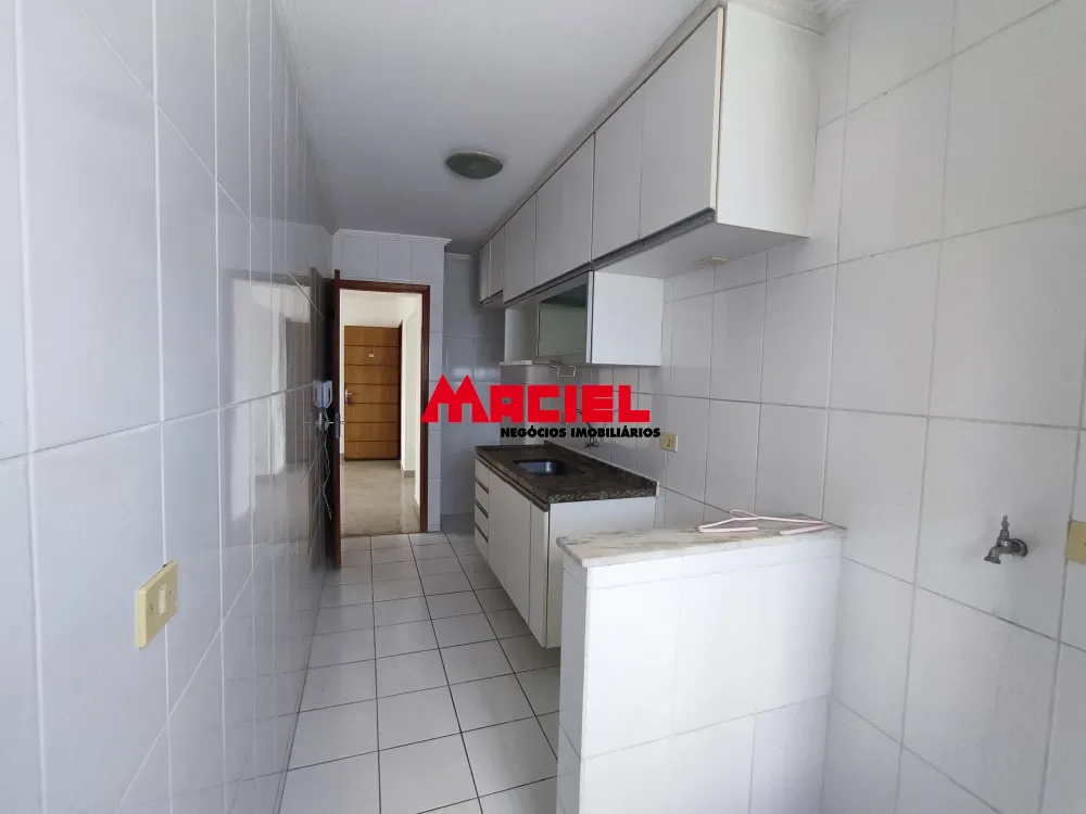 Alugar Apartamento / Padr&atilde;o em S&atilde;o Jos&eacute; dos Campos R$ 2.650,00 - Foto 2