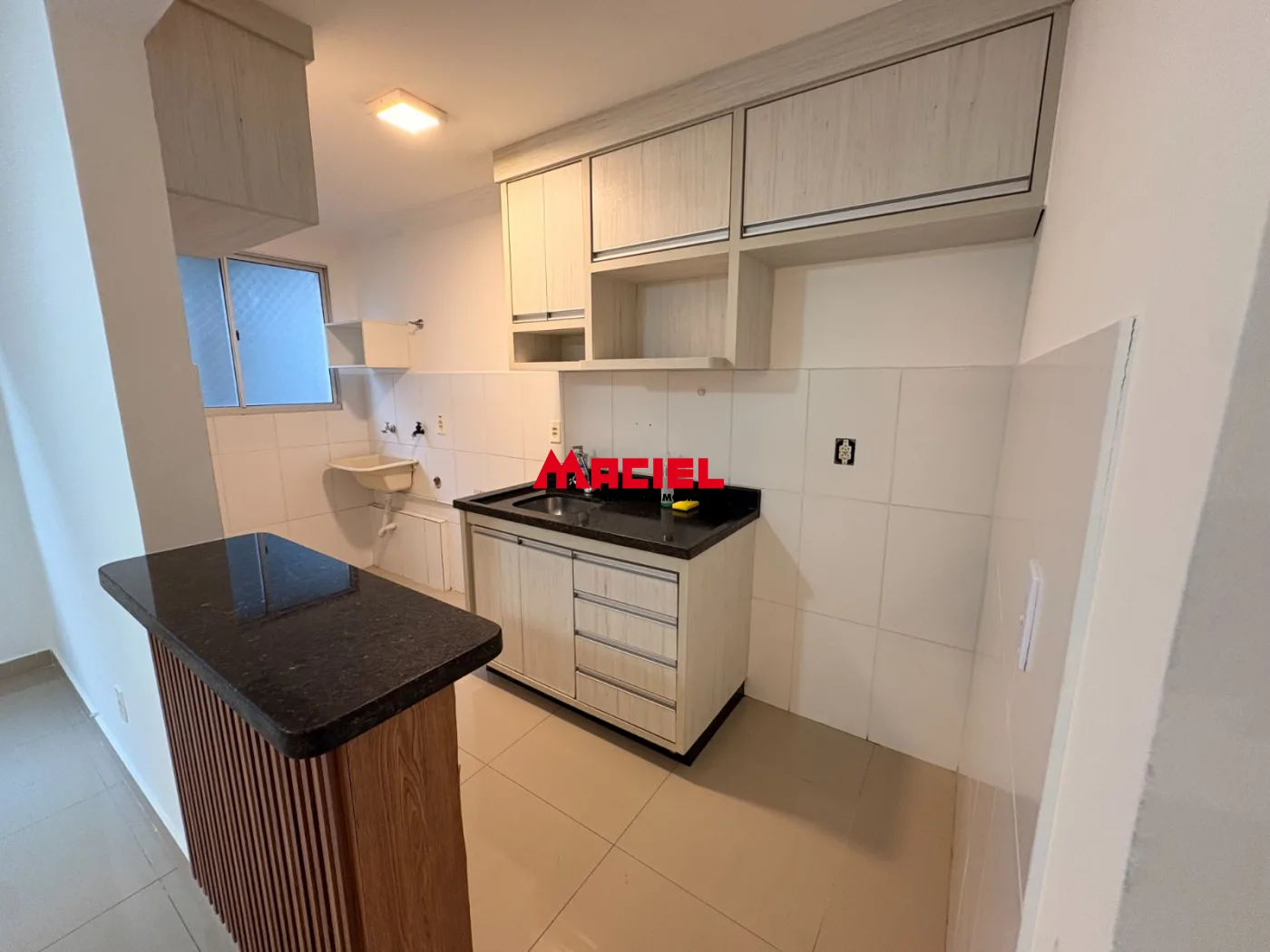 Alugar Apartamento / Padr&atilde;o em S&atilde;o Jos&eacute; dos Campos R$ 1.400,00 - Foto 1