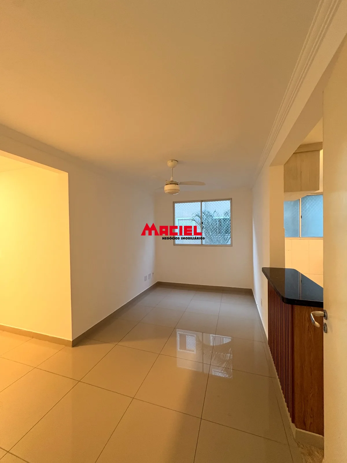Alugar Apartamento / Padr&atilde;o em S&atilde;o Jos&eacute; dos Campos R$ 1.400,00 - Foto 3