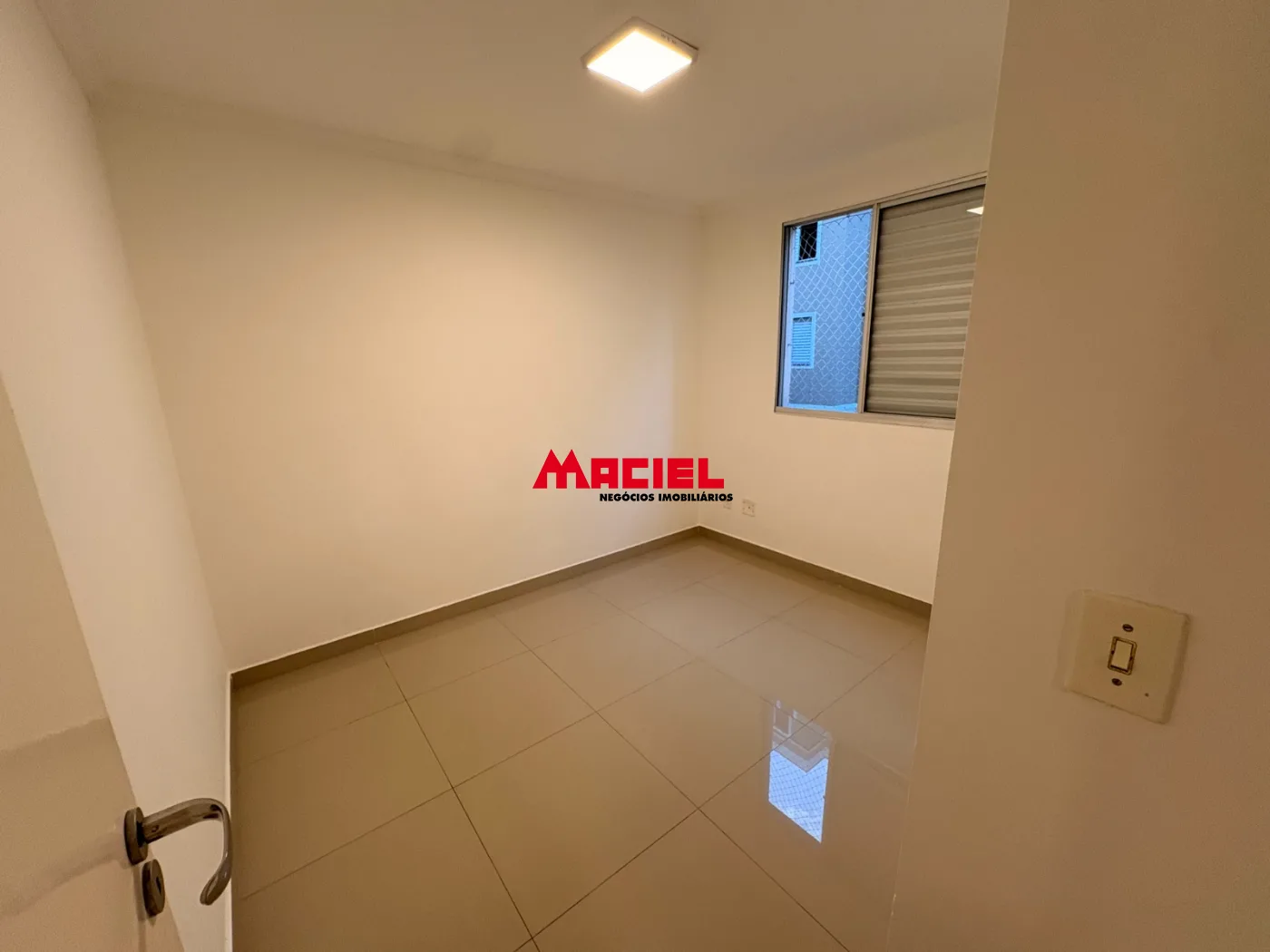Alugar Apartamento / Padr&atilde;o em S&atilde;o Jos&eacute; dos Campos R$ 1.400,00 - Foto 5