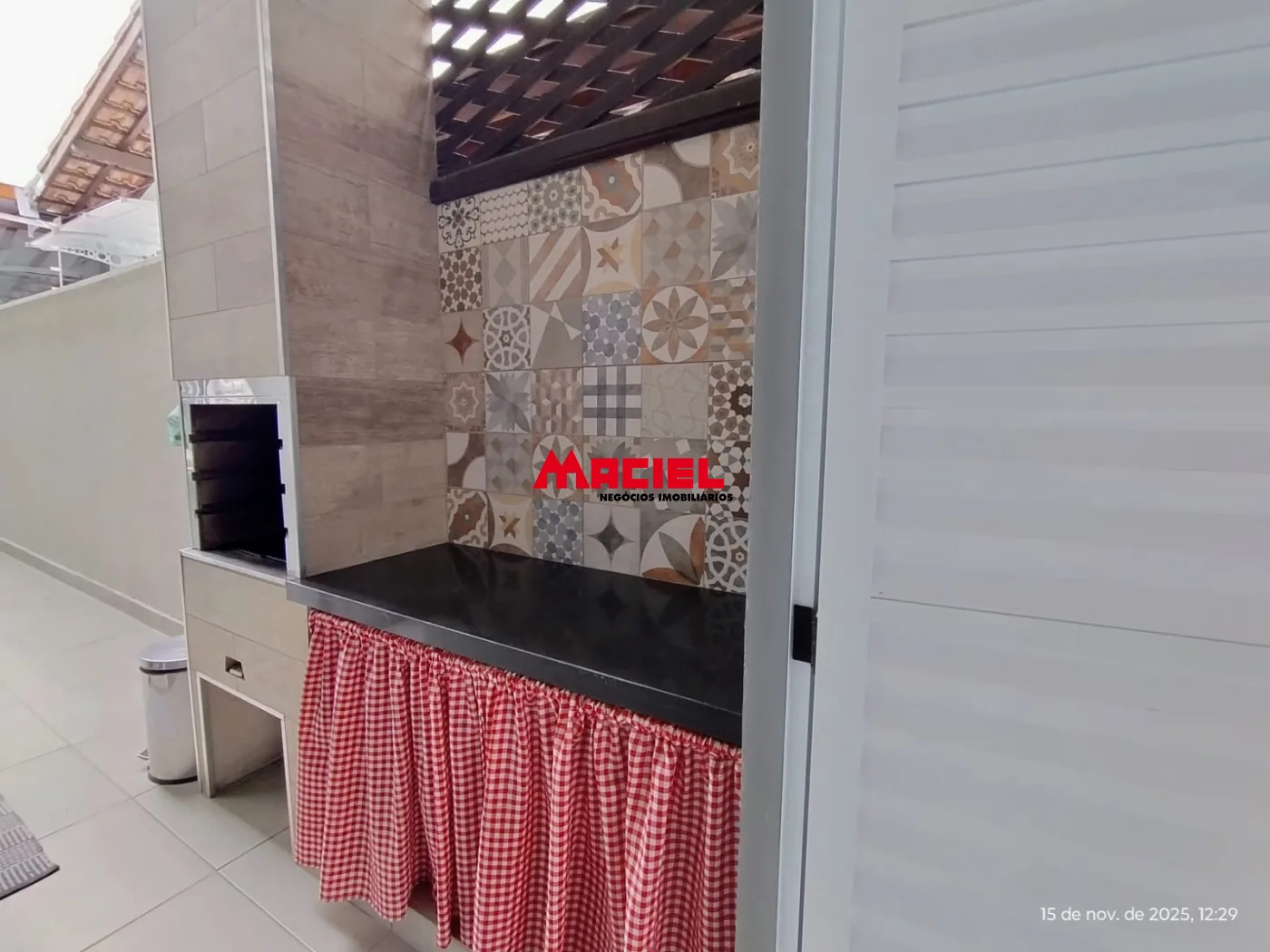 Comprar Casa / Padr&atilde;o em S&atilde;o Jos&eacute; dos Campos R$ 1.500.000,00 - Foto 12