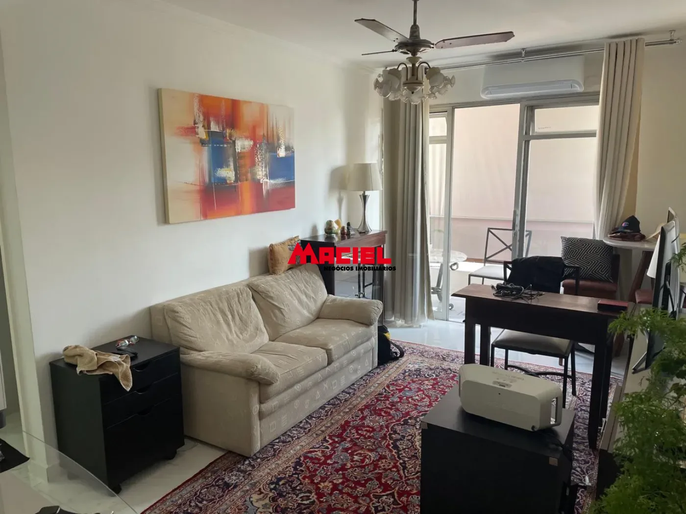 Alugar Apartamento / Mobiliado em S&atilde;o Jos&eacute; dos Campos R$ 3.300,00 - Foto 1