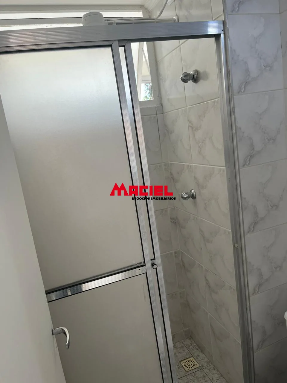 Alugar Apartamento / Padr&atilde;o em S&atilde;o Jos&eacute; dos Campos R$ 1.750,00 - Foto 3