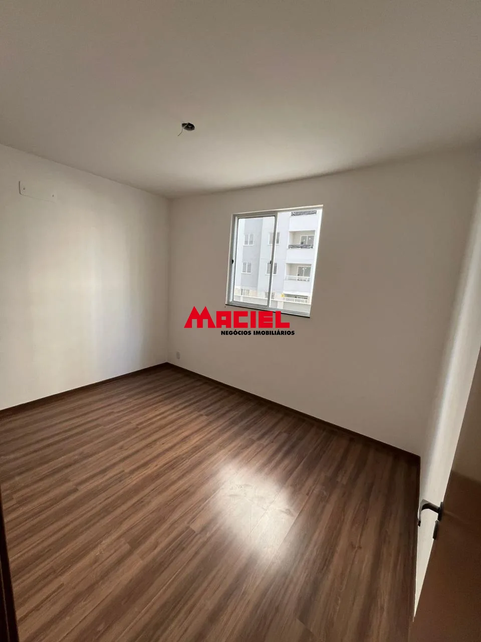 Alugar Apartamento / Padr&atilde;o em S&atilde;o Jos&eacute; dos Campos R$ 1.800,00 - Foto 5