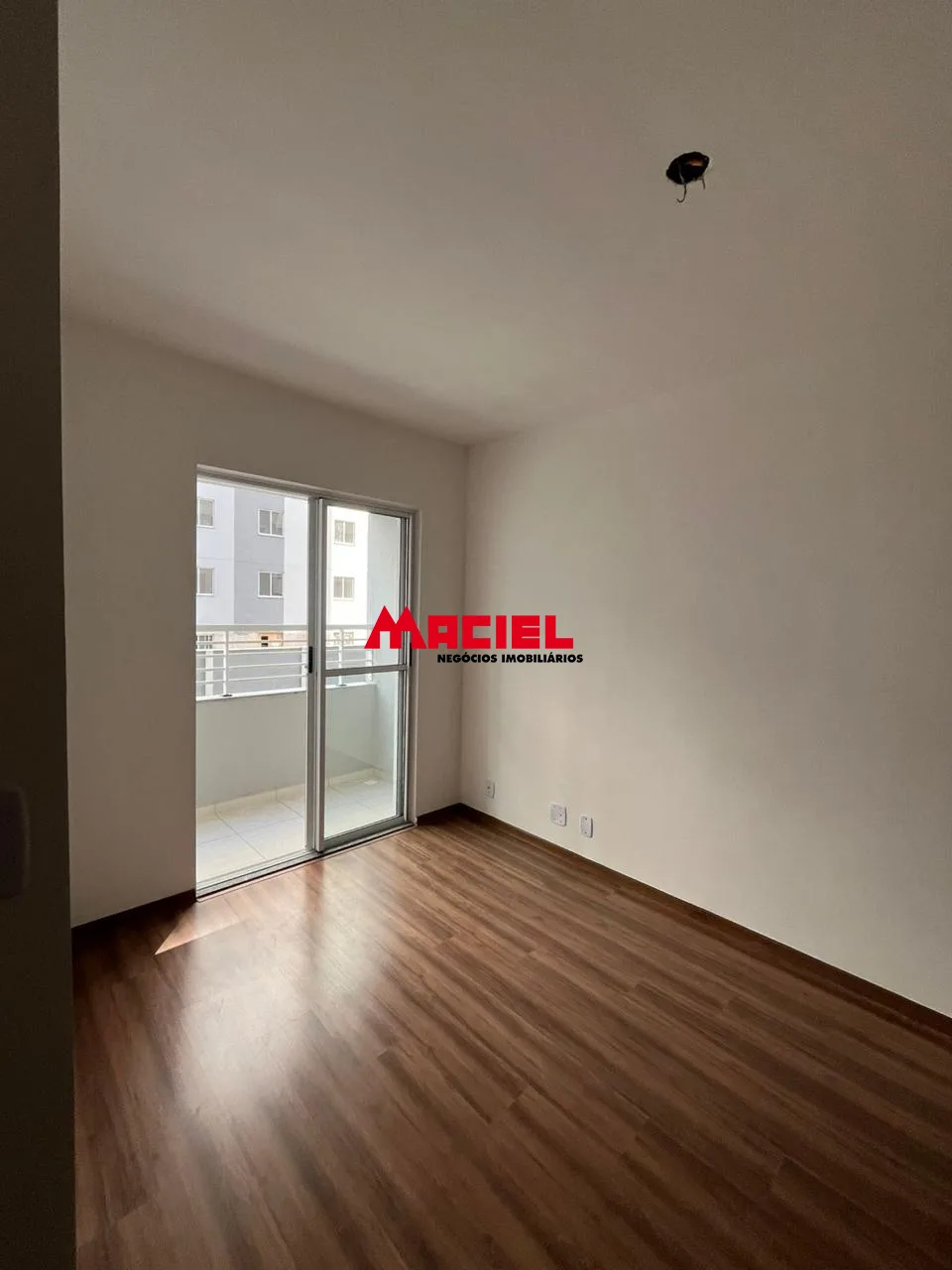 Alugar Apartamento / Padr&atilde;o em S&atilde;o Jos&eacute; dos Campos R$ 1.800,00 - Foto 2