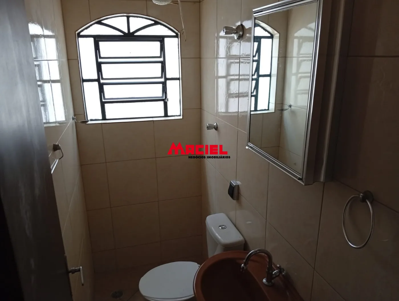 Alugar Casa / Sobrado em S&atilde;o Jos&eacute; dos Campos R$ 3.200,00 - Foto 4