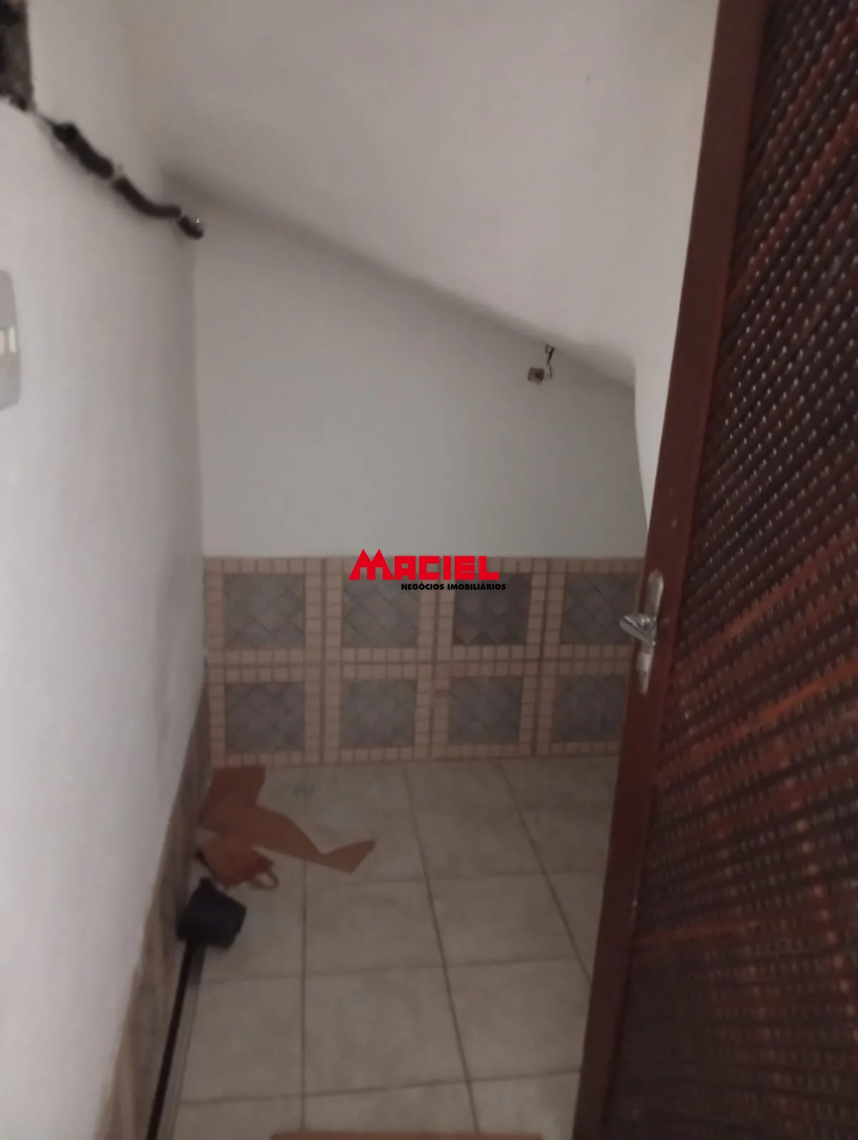 Alugar Casa / Sobrado em S&atilde;o Jos&eacute; dos Campos R$ 3.200,00 - Foto 5