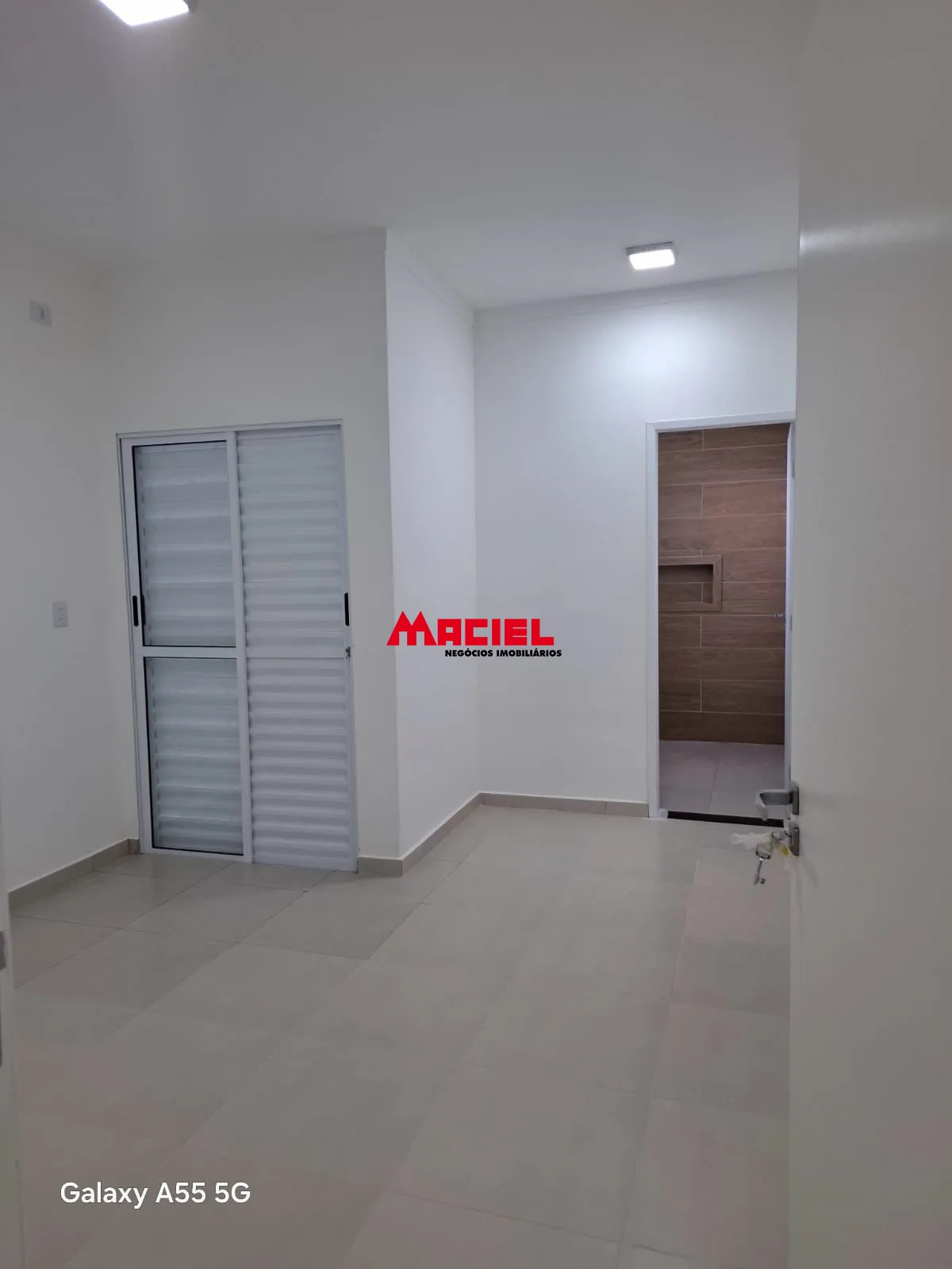 Comprar Casa / Padr&atilde;o em Ca&ccedil;apava R$ 400.000,00 - Foto 5