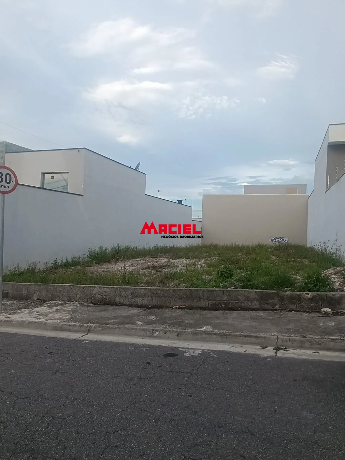 Comprar Comercial / Terreno em Jacare&iacute; R$ 430.000,00 - Foto 2