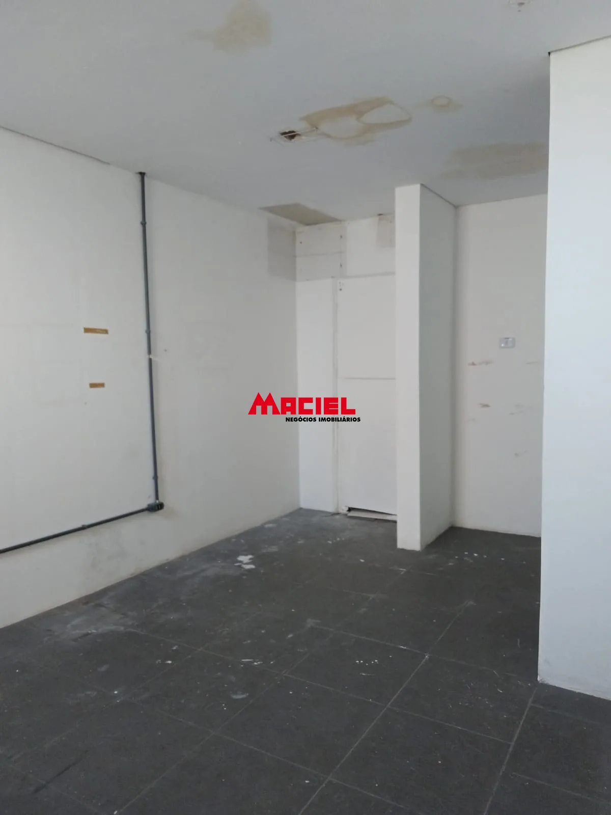 Alugar Comercial / Ponto Comercial em S&atilde;o Jos&eacute; dos Campos R$ 18.000,00 - Foto 11