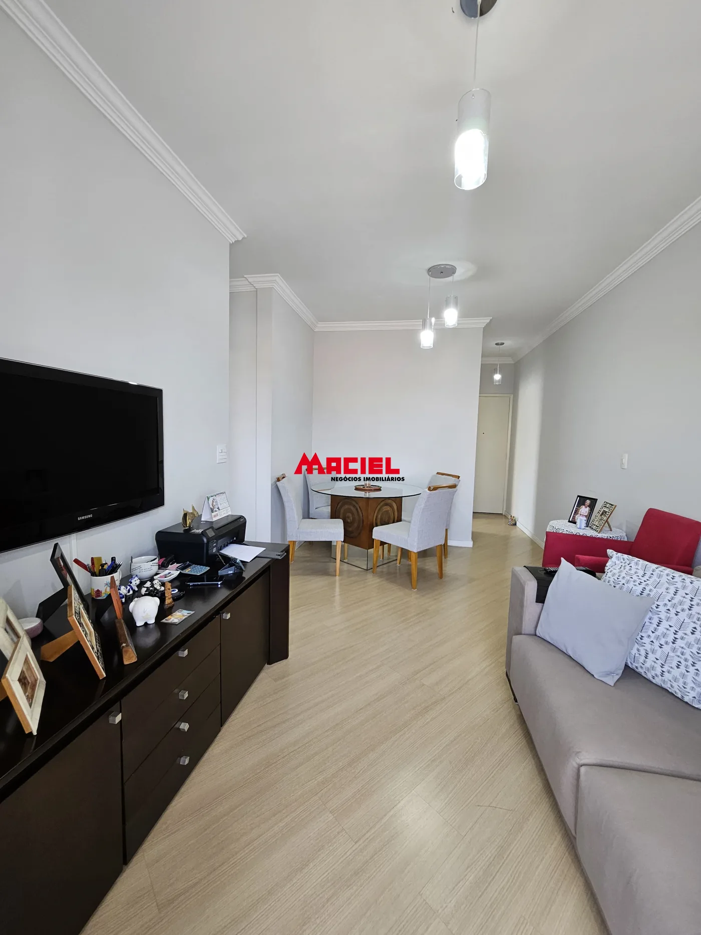 Alugar Apartamento / Mobiliado em S&atilde;o Jos&eacute; dos Campos R$ 3.300,00 - Foto 1