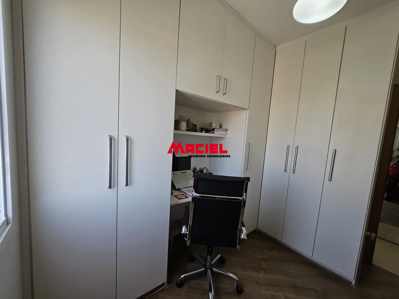 Alugar Apartamento / Mobiliado em S&atilde;o Jos&eacute; dos Campos R$ 3.300,00 - Foto 3