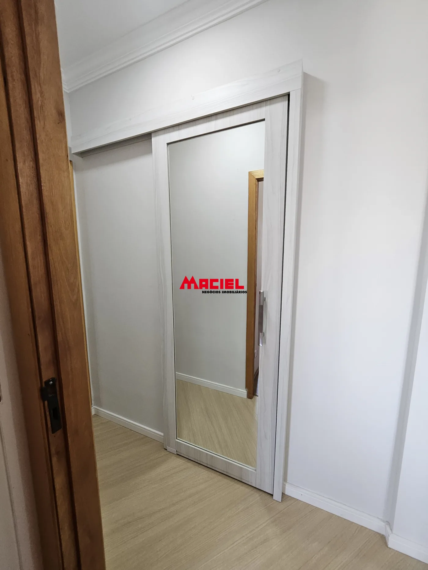 Alugar Apartamento / Mobiliado em S&atilde;o Jos&eacute; dos Campos R$ 3.300,00 - Foto 6