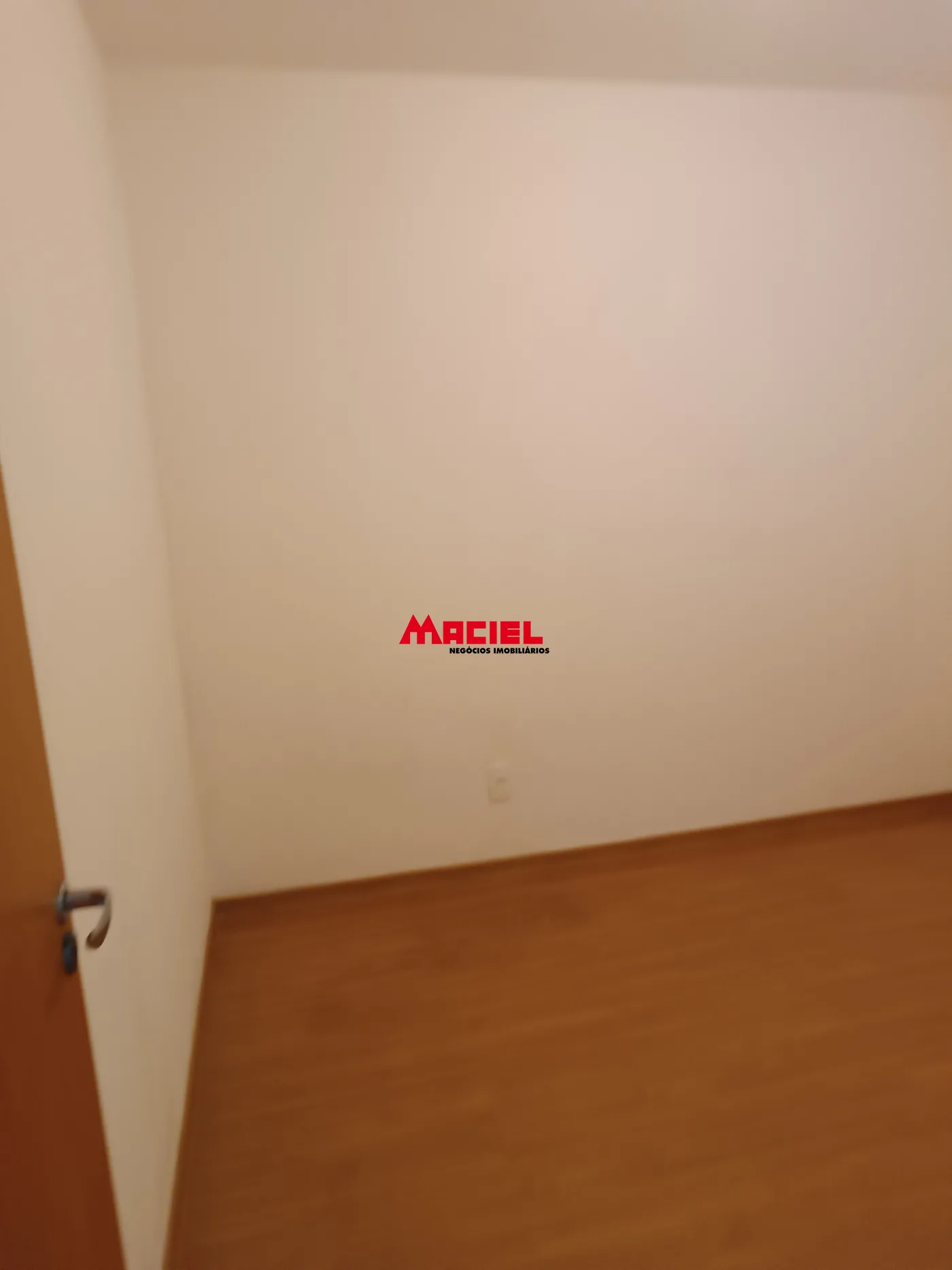 Alugar Apartamento / Padr&atilde;o em S&atilde;o Jos&eacute; dos Campos R$ 1.500,00 - Foto 3