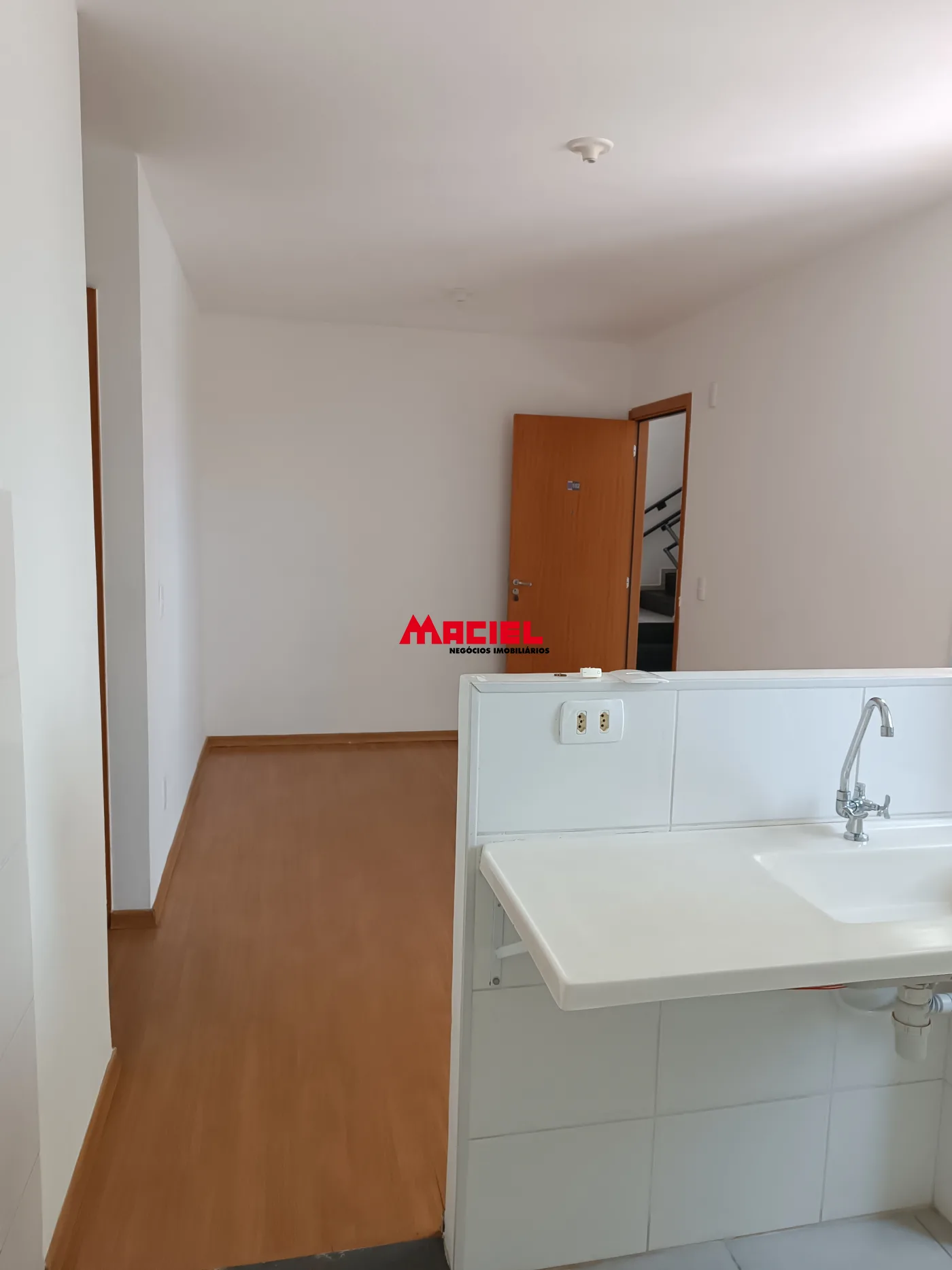 Alugar Apartamento / Padr&atilde;o em S&atilde;o Jos&eacute; dos Campos R$ 1.500,00 - Foto 8