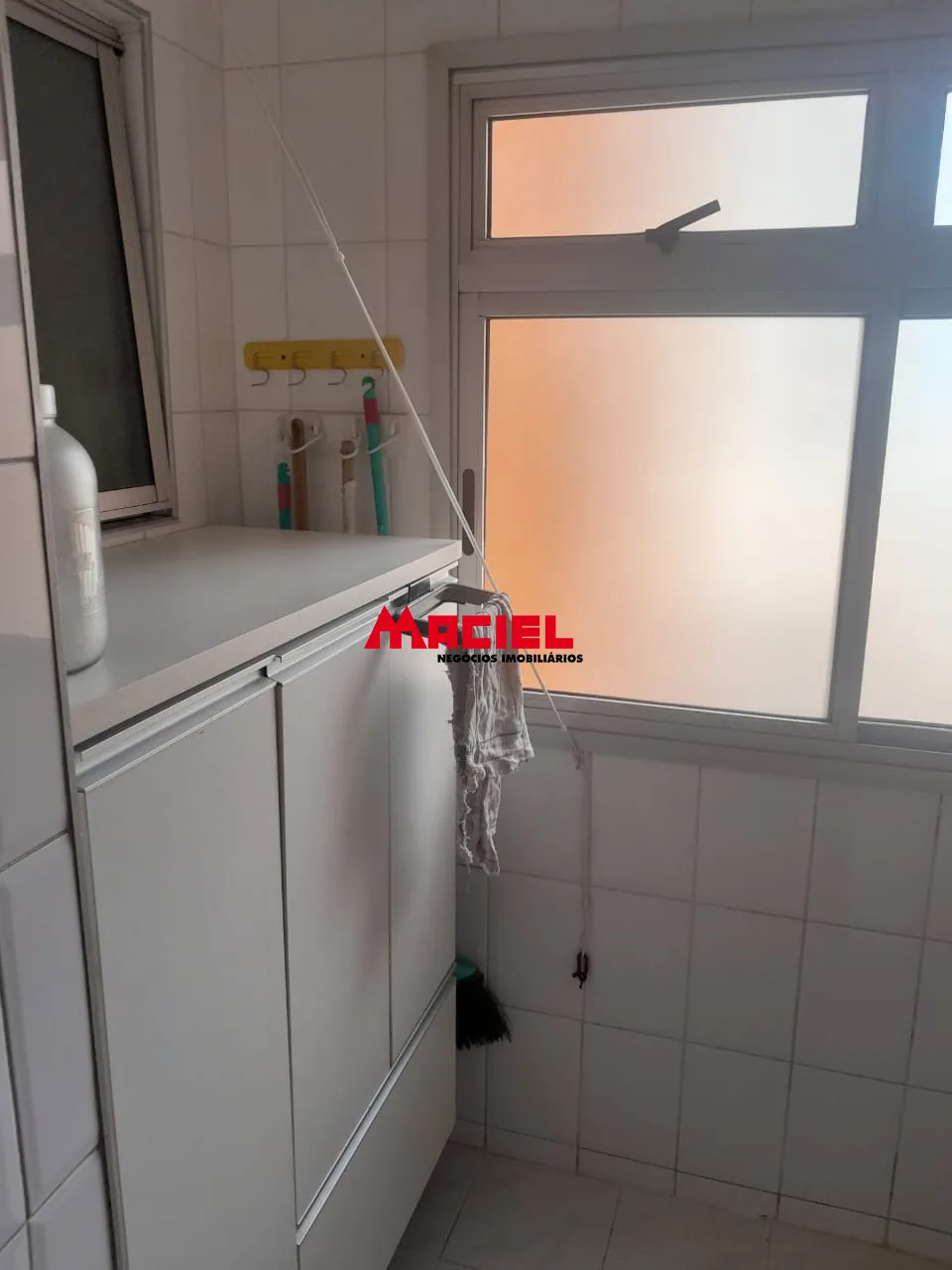 Alugar Apartamento / Padr&atilde;o em S&atilde;o Jos&eacute; dos Campos R$ 2.700,00 - Foto 8