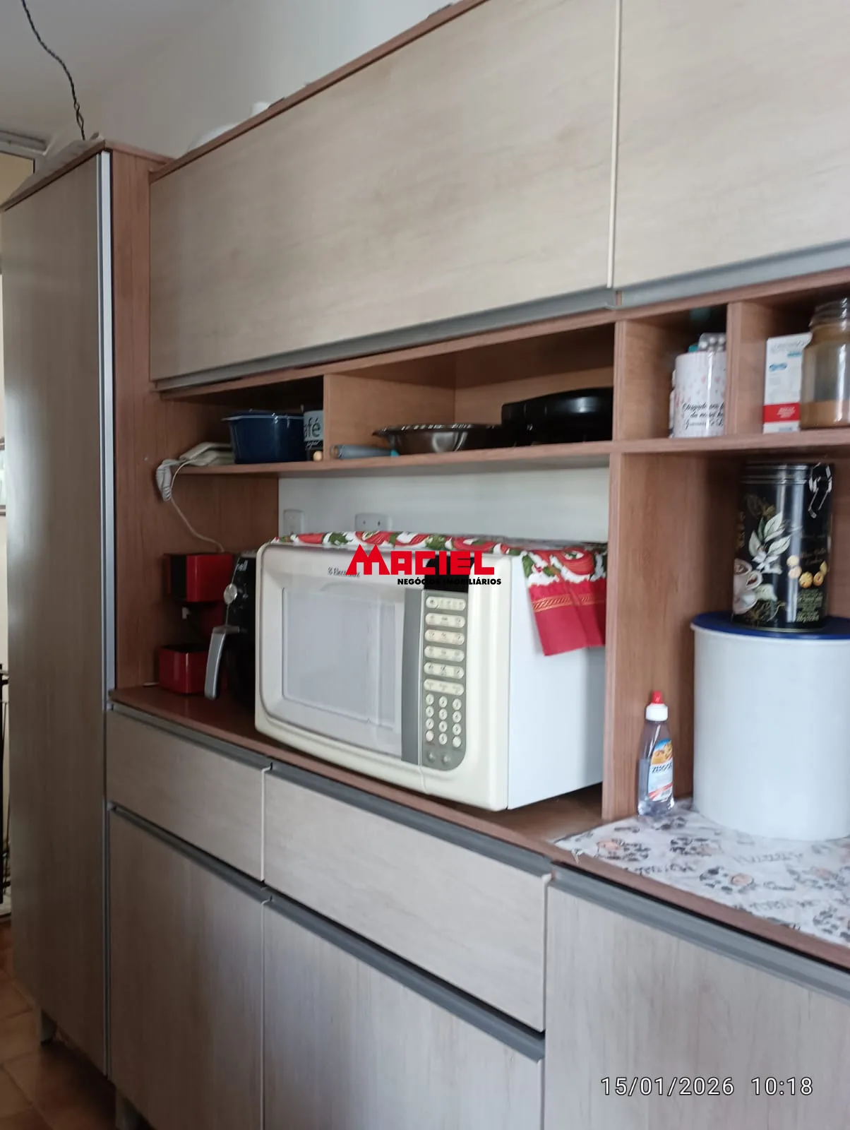 Alugar Apartamento / Padr&atilde;o em S&atilde;o Jos&eacute; dos Campos R$ 1.700,00 - Foto 4