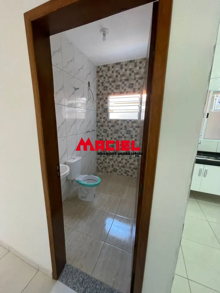 Alugar Casa / Padr&atilde;o em S&atilde;o Jos&eacute; dos Campos R$ 2.400,00 - Foto 5