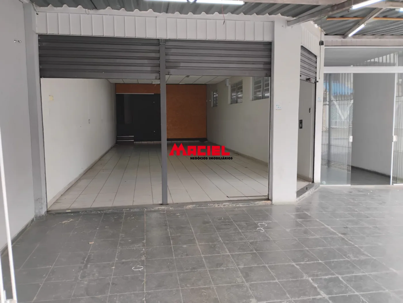 Alugar Comercial / Ponto Comercial em S&atilde;o Jos&eacute; dos Campos R$ 3.800,00 - Foto 2
