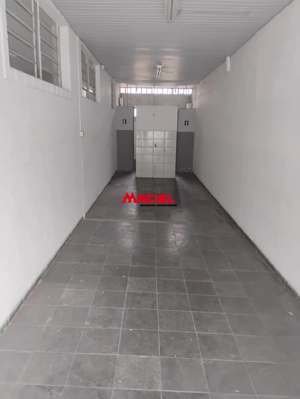 Alugar Comercial / Ponto Comercial em S&atilde;o Jos&eacute; dos Campos R$ 3.800,00 - Foto 4