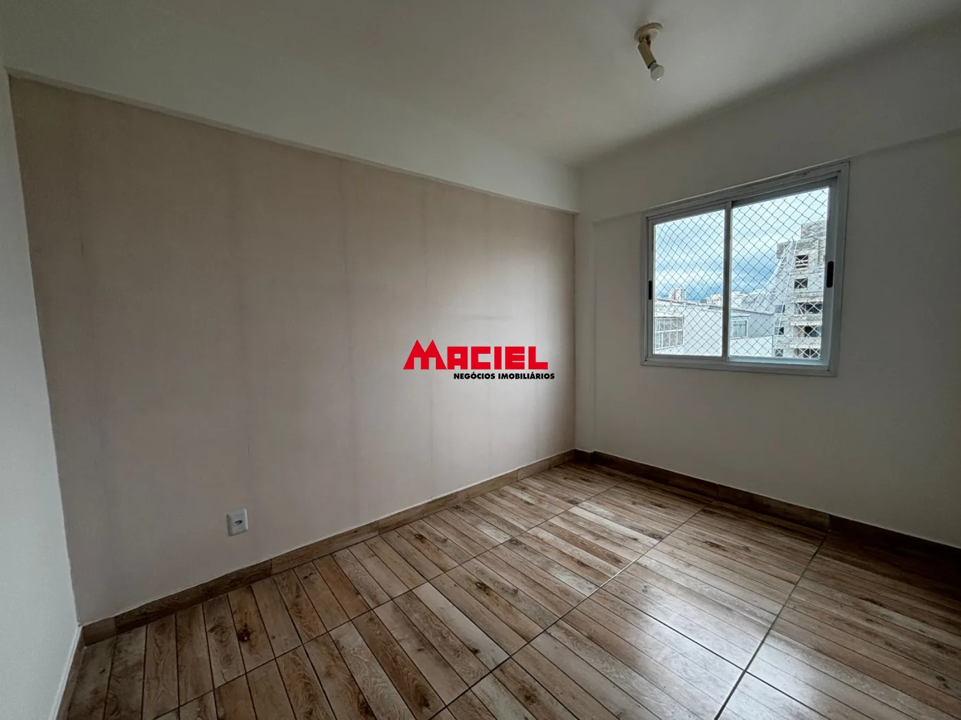 Alugar Apartamento / Padr&atilde;o em S&atilde;o Jos&eacute; dos Campos R$ 2.500,00 - Foto 3