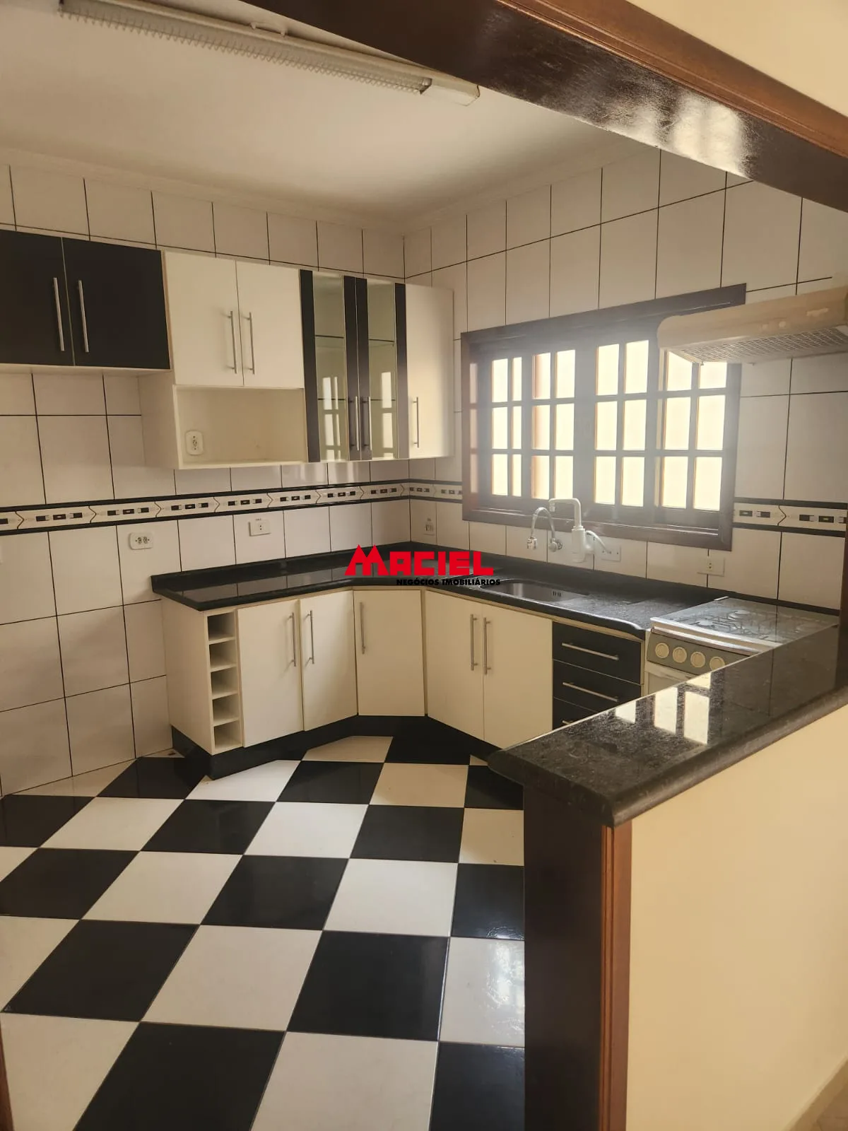 Alugar Casa / Sobrado em S&atilde;o Jos&eacute; dos Campos R$ 4.700,00 - Foto 9