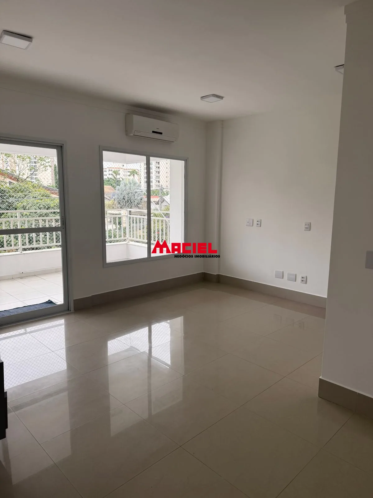 Alugar Apartamento / Padr&atilde;o em S&atilde;o Jos&eacute; dos Campos R$ 4.500,00 - Foto 1