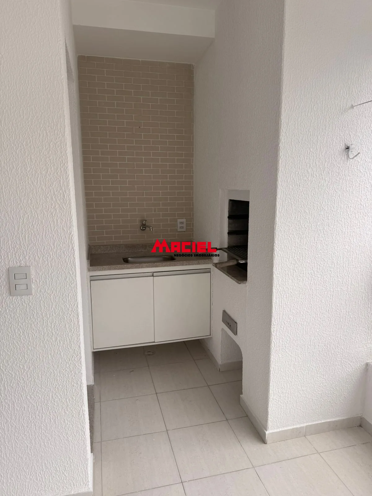 Alugar Apartamento / Padr&atilde;o em S&atilde;o Jos&eacute; dos Campos R$ 4.500,00 - Foto 4