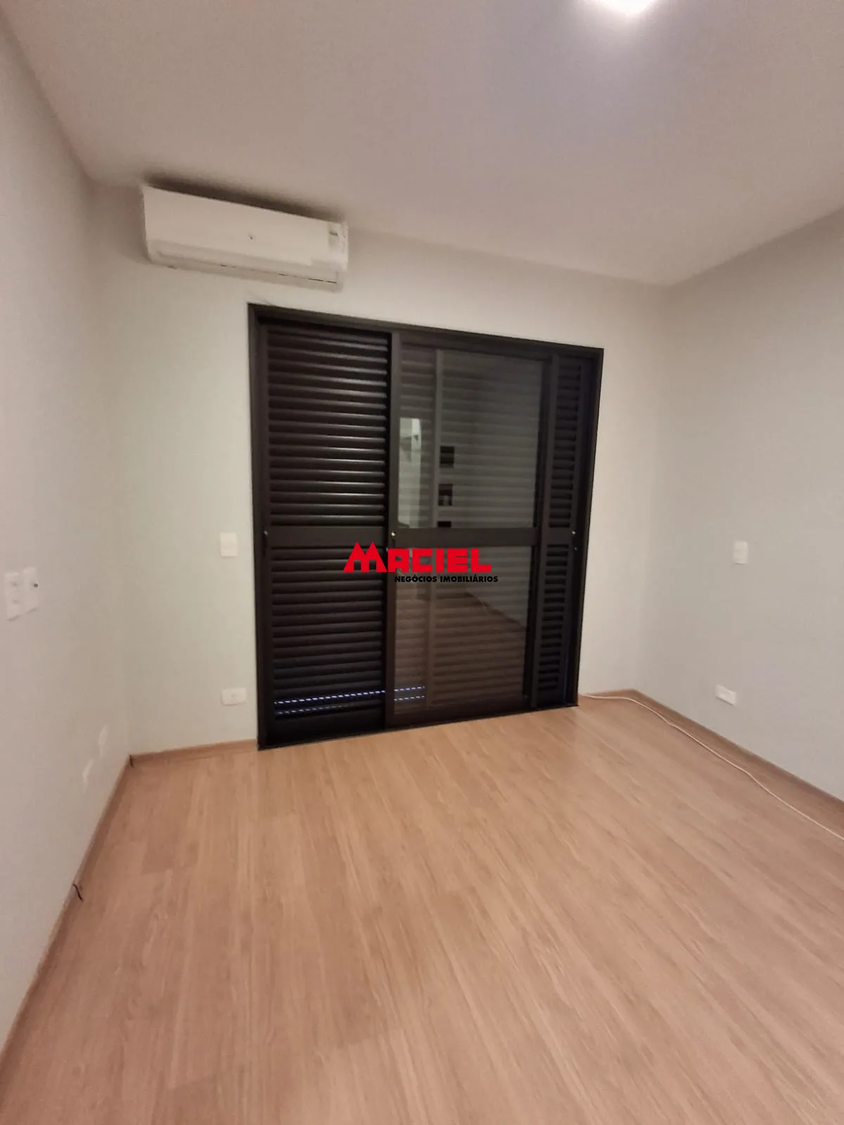 Alugar Apartamento / Padr&atilde;o em S&atilde;o Jos&eacute; dos Campos R$ 5.500,00 - Foto 10