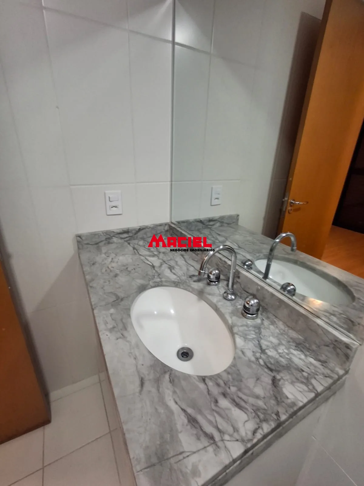 Alugar Apartamento / Padr&atilde;o em S&atilde;o Jos&eacute; dos Campos R$ 5.500,00 - Foto 15