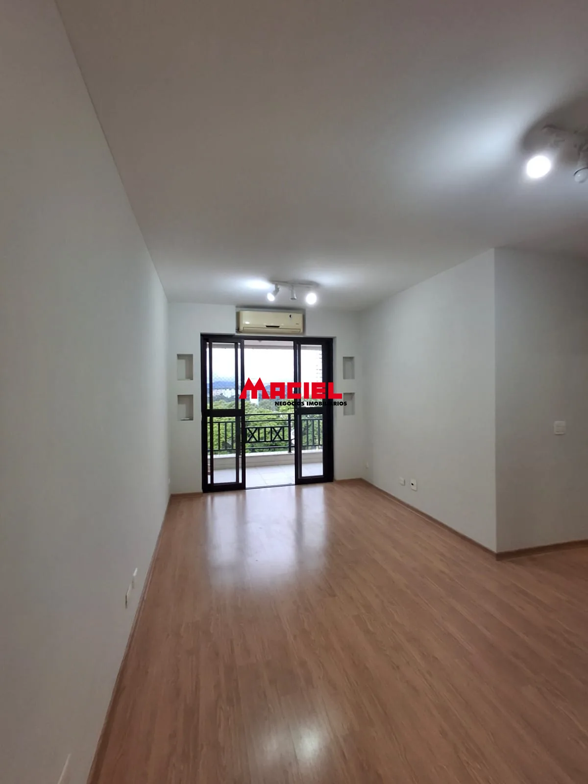 Alugar Apartamento / Padr&atilde;o em S&atilde;o Jos&eacute; dos Campos R$ 5.500,00 - Foto 3