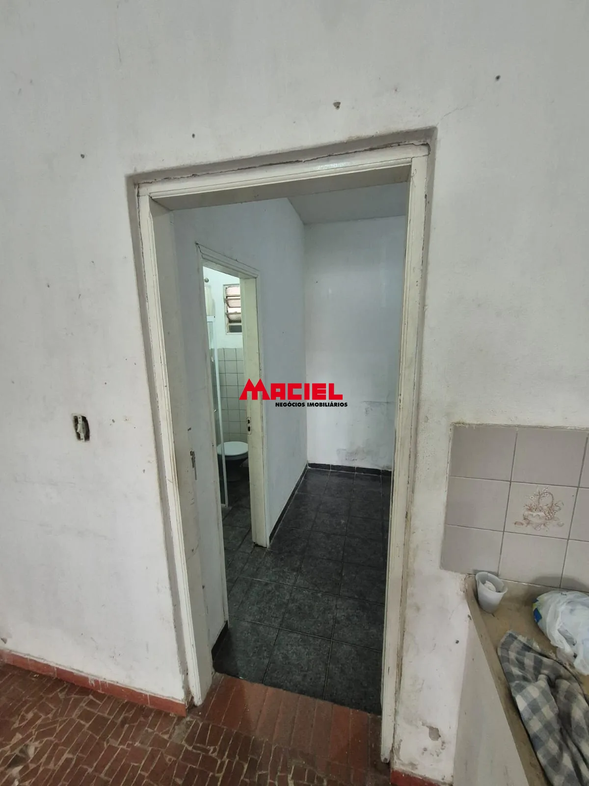 Alugar Comercial / Ponto Comercial em S&atilde;o Jos&eacute; dos Campos R$ 1.400,00 - Foto 6