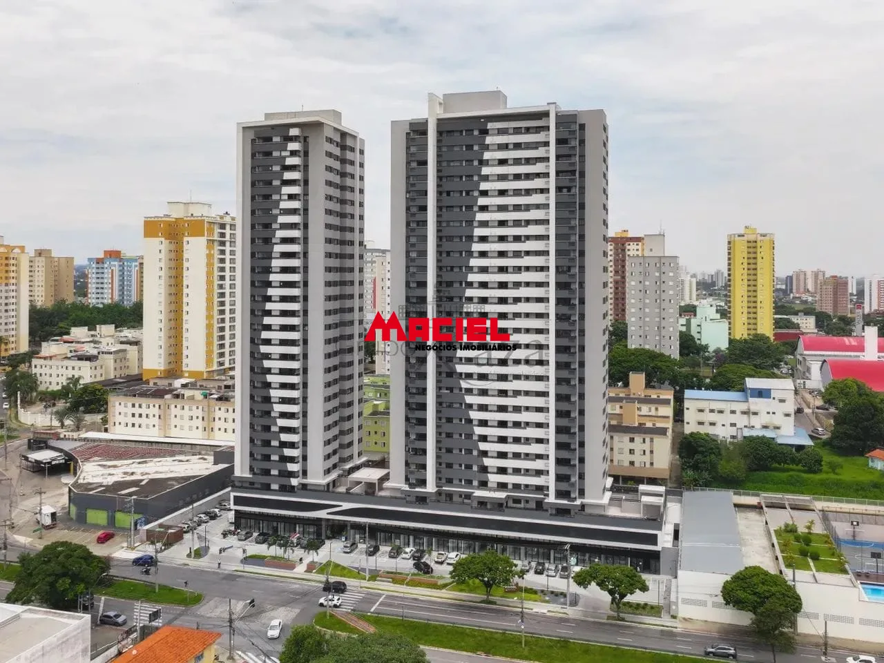 Alugar Apartamento / Padr&atilde;o em S&atilde;o Jos&eacute; dos Campos R$ 4.590,00 - Foto 1