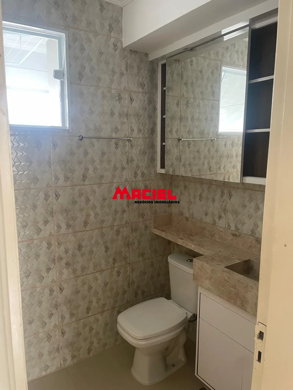 Alugar Apartamento / Padr&atilde;o em S&atilde;o Jos&eacute; dos Campos R$ 1.700,00 - Foto 7