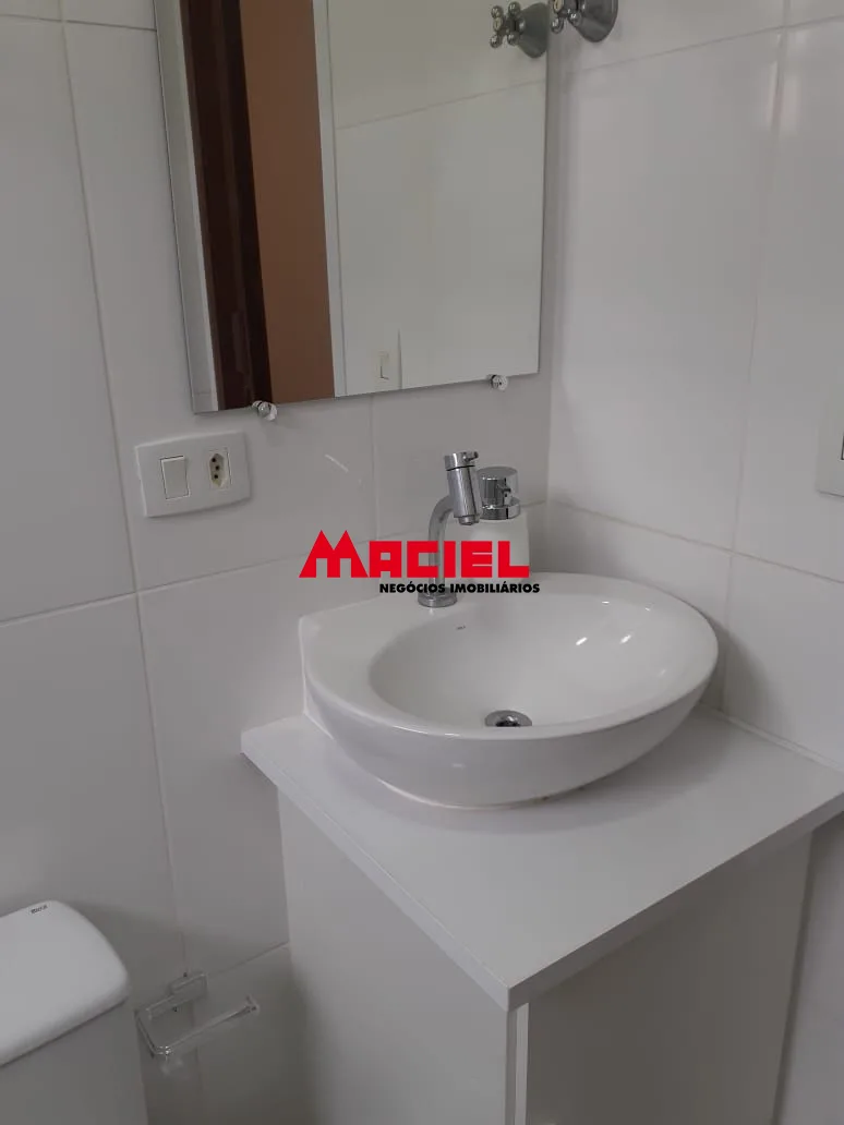 Alugar Apartamento / Mobiliado em S&atilde;o Jos&eacute; dos Campos R$ 3.000,00 - Foto 2