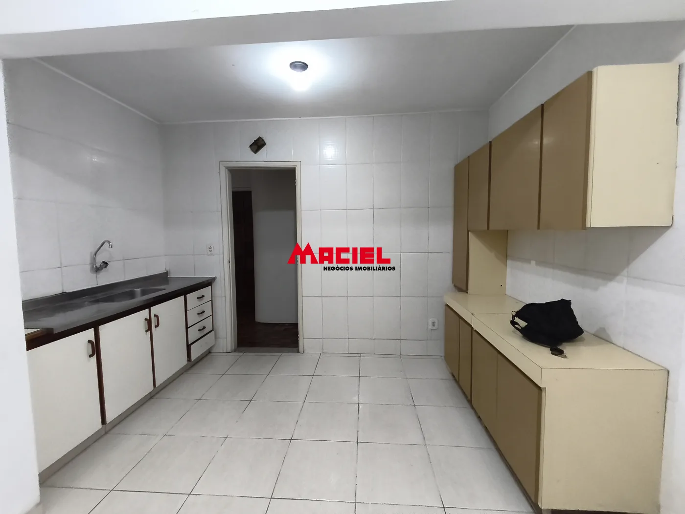 Alugar Casa / Padr&atilde;o em S&atilde;o Jos&eacute; dos Campos R$ 3.500,00 - Foto 4