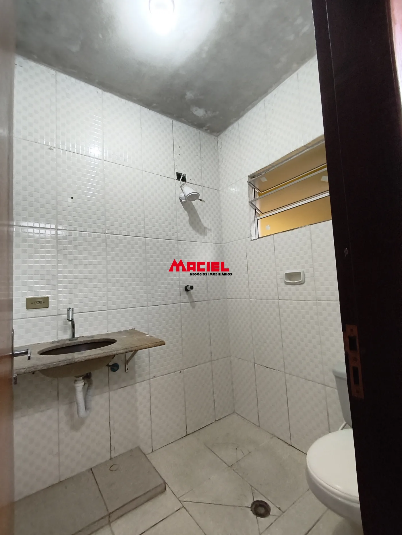 Alugar Casa / Padr&atilde;o em S&atilde;o Jos&eacute; dos Campos R$ 3.500,00 - Foto 14