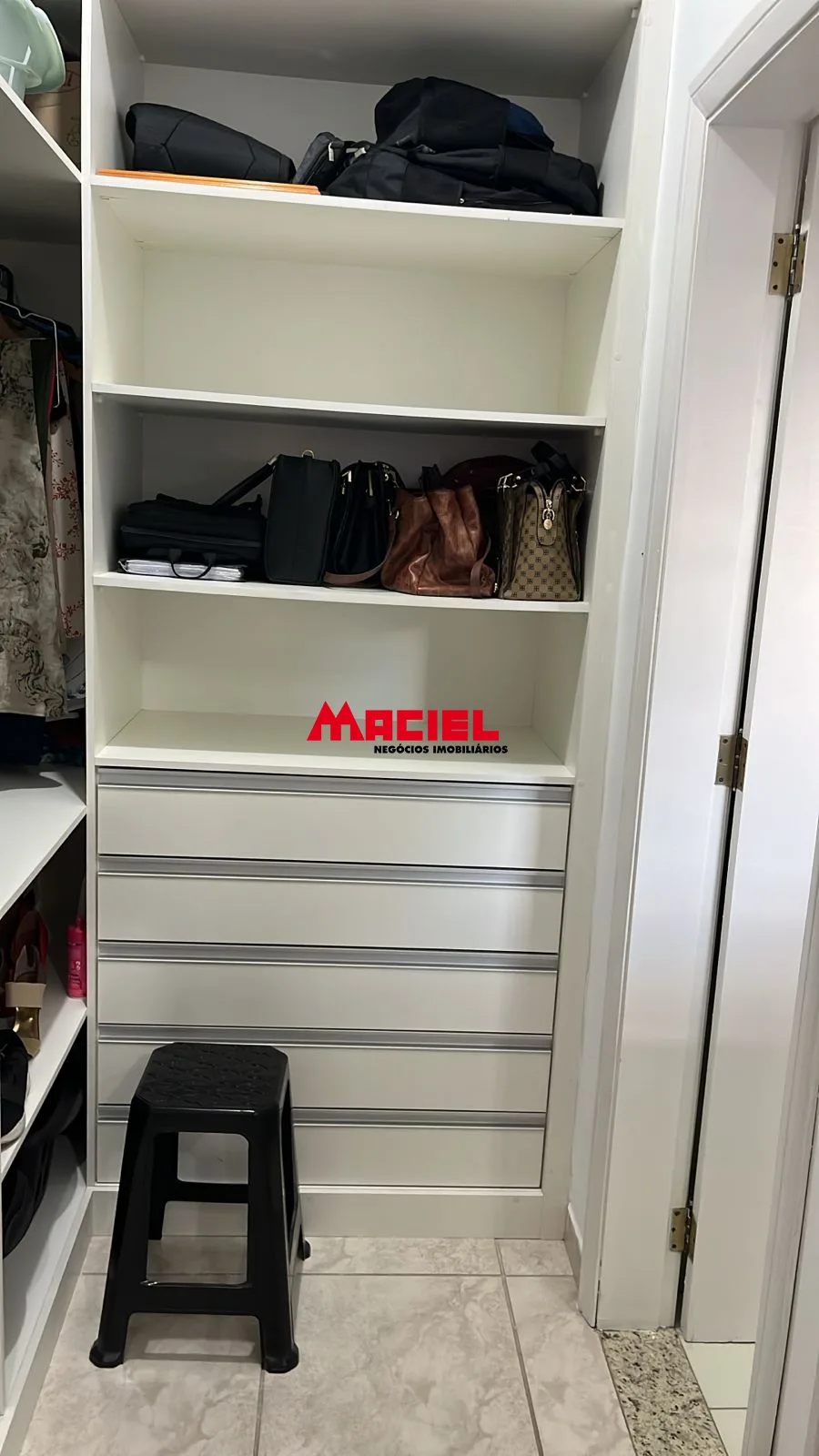 Alugar Casa / Sobrado em S&atilde;o Jos&eacute; dos Campos R$ 4.500,00 - Foto 30