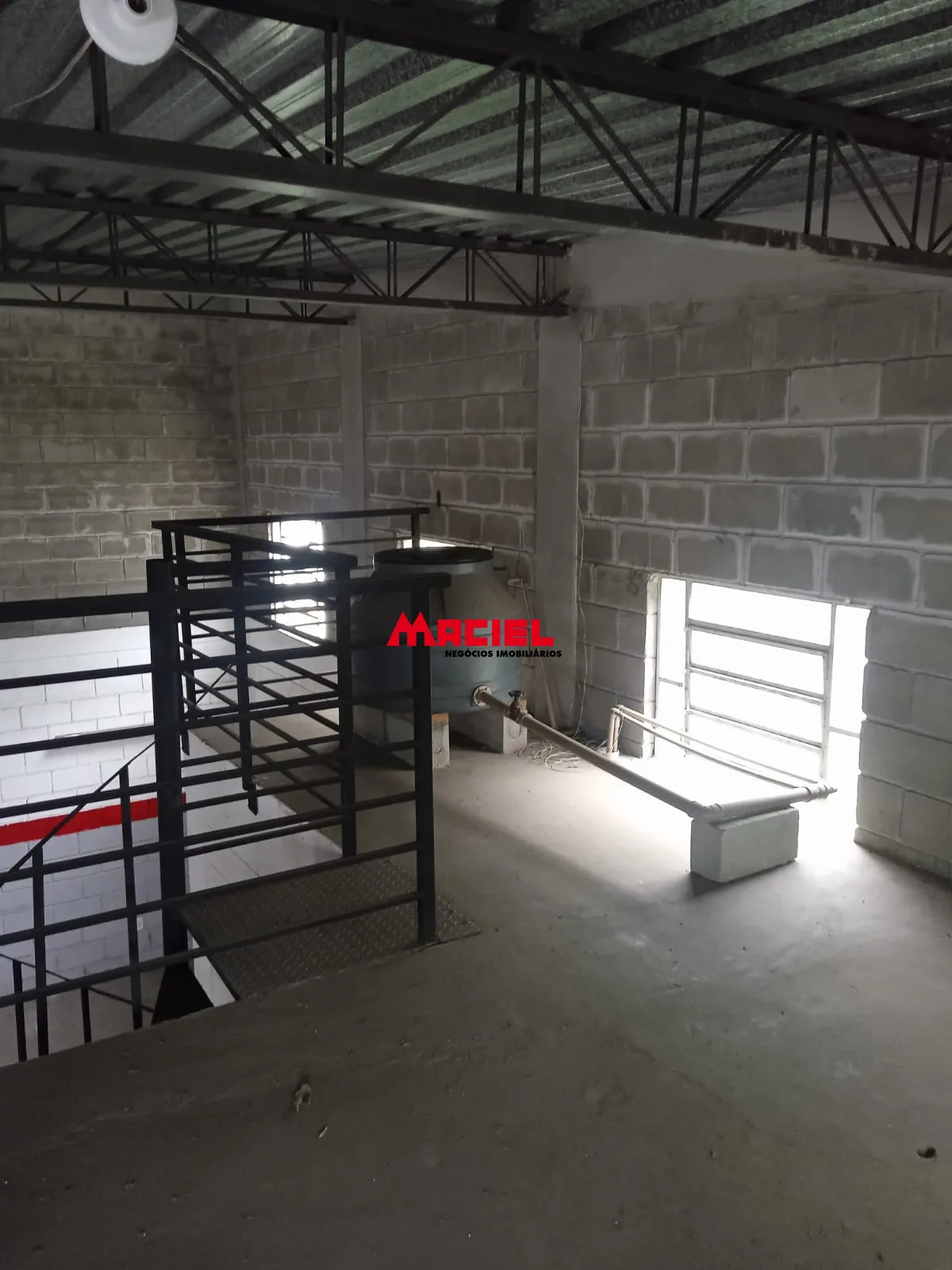 Alugar Comercial / Galp&atilde;o em S&atilde;o Jos&eacute; dos Campos R$ 3.500,00 - Foto 3