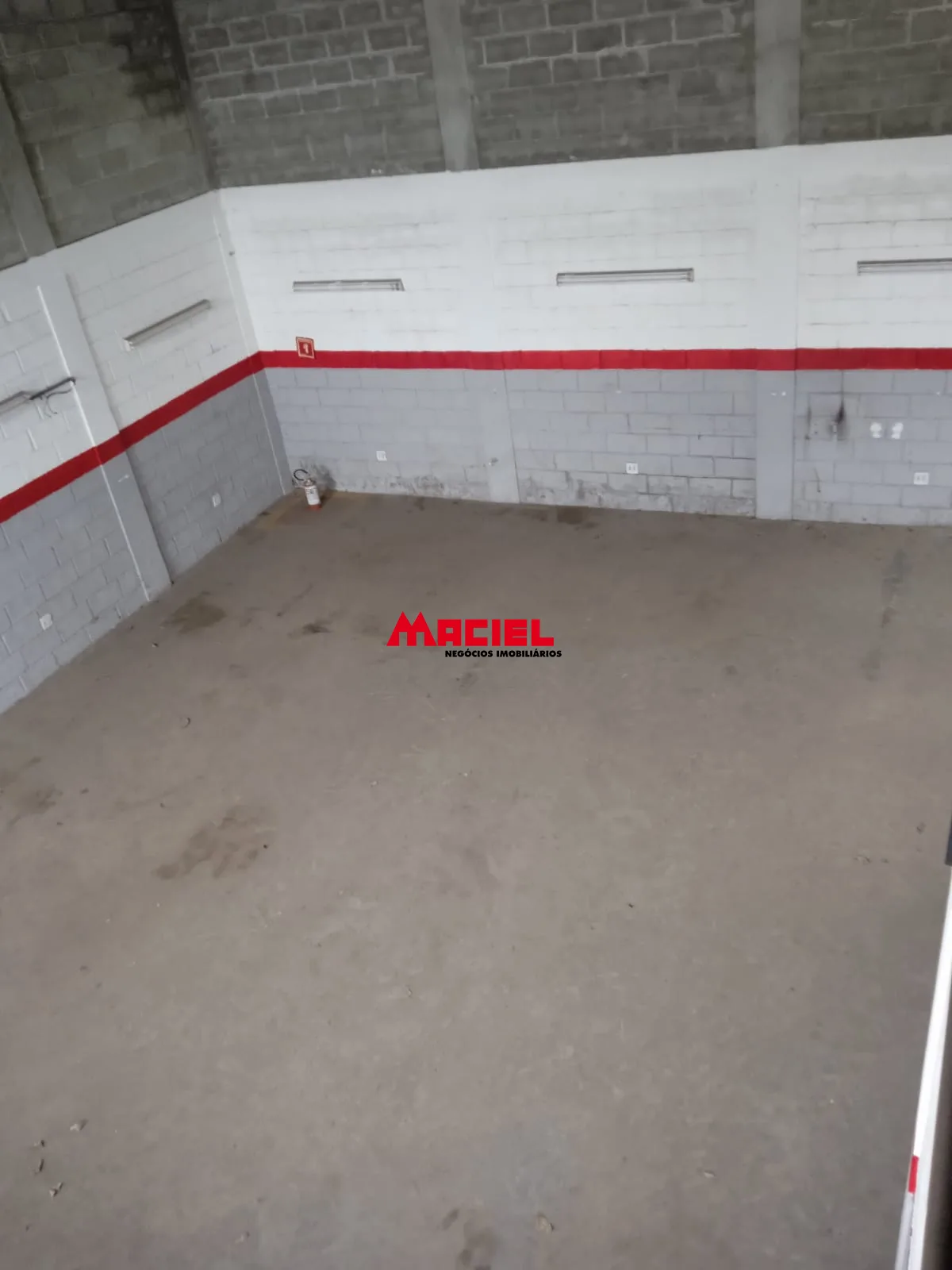 Alugar Comercial / Galp&atilde;o em S&atilde;o Jos&eacute; dos Campos R$ 3.500,00 - Foto 4