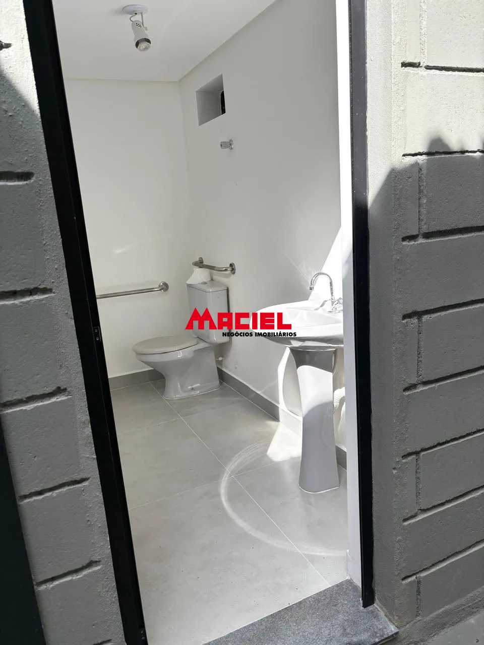 Alugar Comercial / Galp&atilde;o em S&atilde;o Jos&eacute; dos Campos R$ 30.000,00 - Foto 20