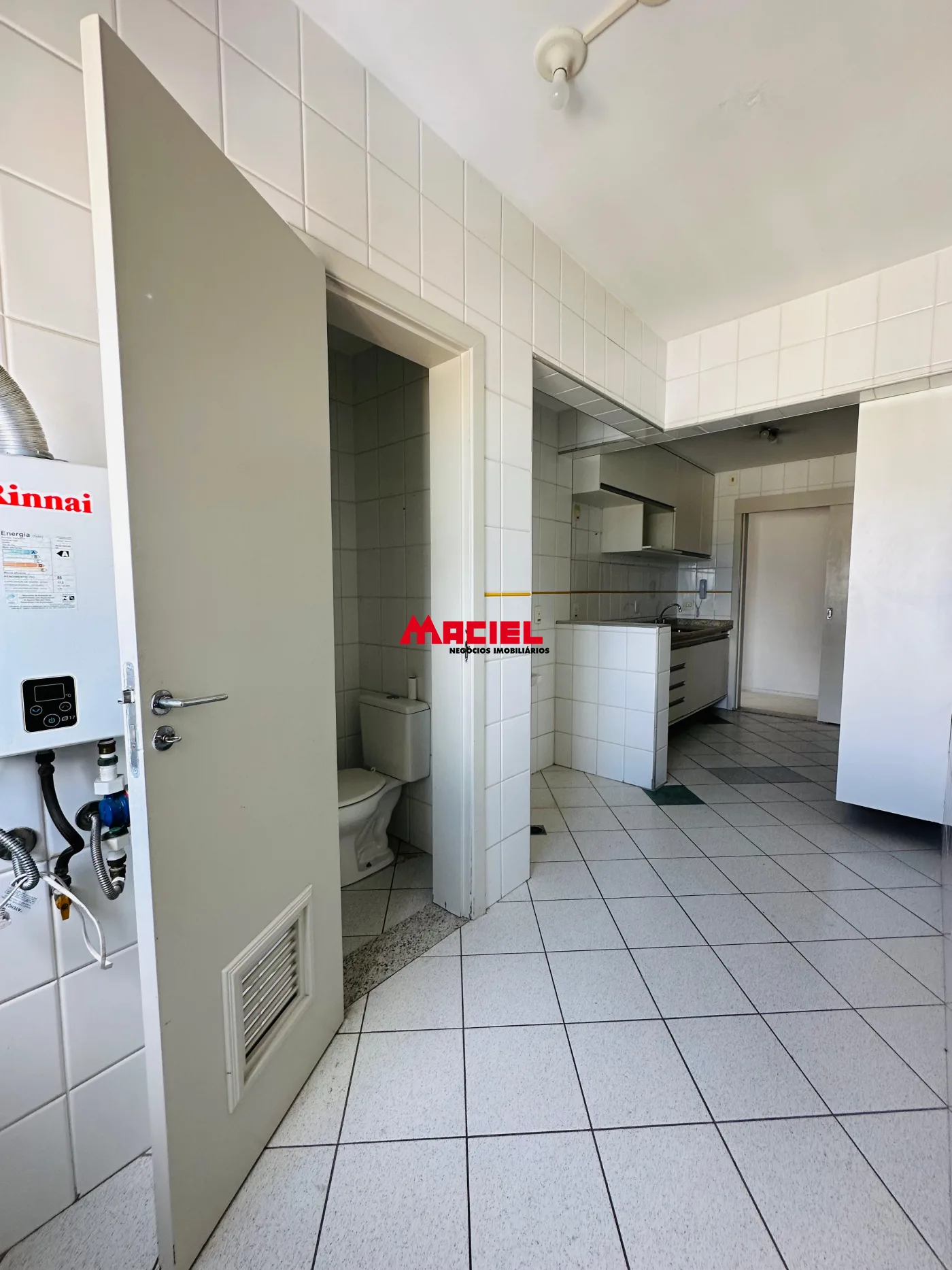 Alugar Apartamento / Padr&atilde;o em S&atilde;o Jos&eacute; dos Campos R$ 3.800,00 - Foto 7
